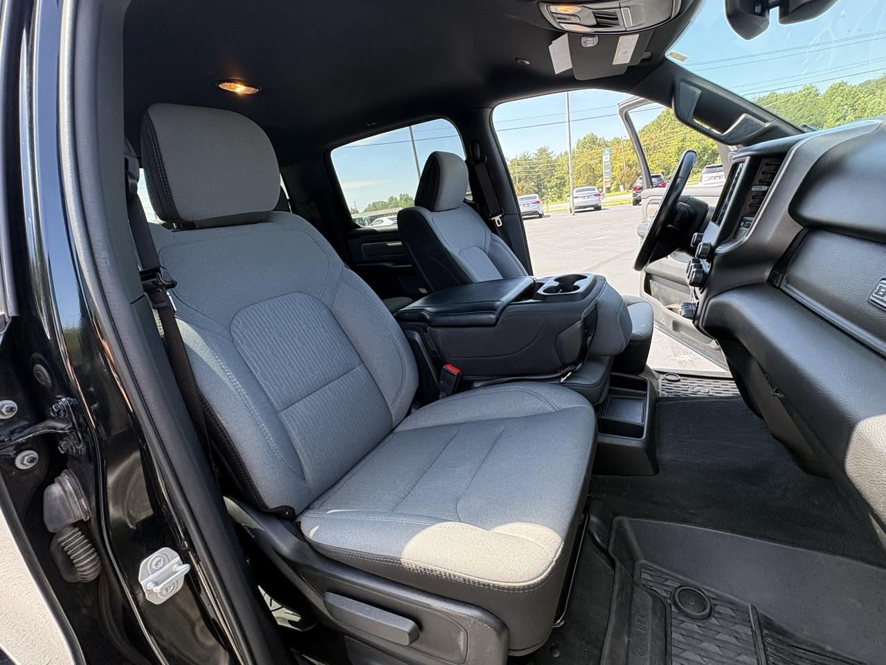 RAM 1500 Big Horn Crew Cab SWB 4WD 2021