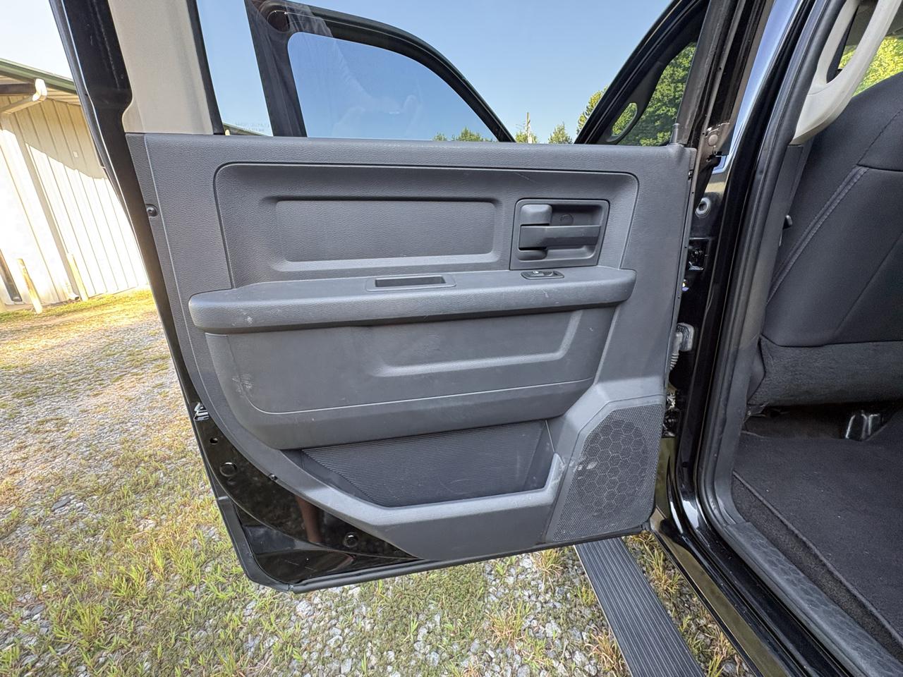RAM 2500 ST Crew Cab SWB 4WD 2012
