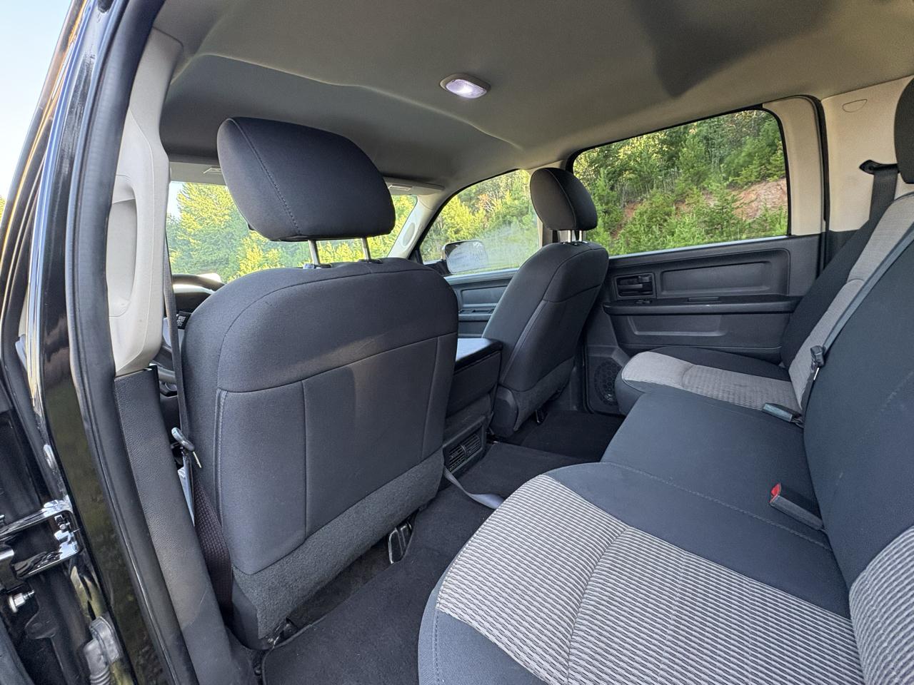 RAM 2500 ST Crew Cab SWB 4WD 2012