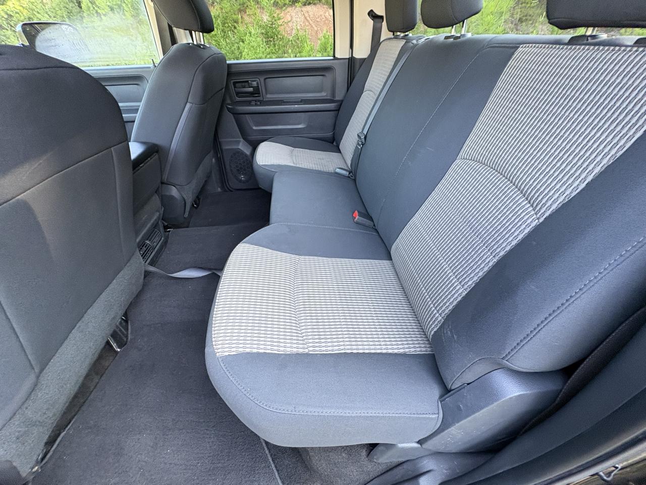 RAM 2500 ST Crew Cab SWB 4WD 2012