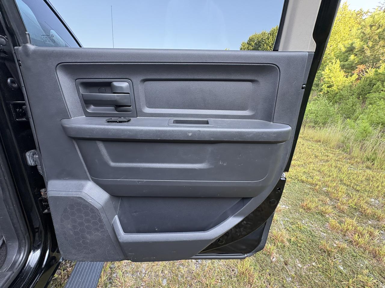 RAM 2500 ST Crew Cab SWB 4WD 2012