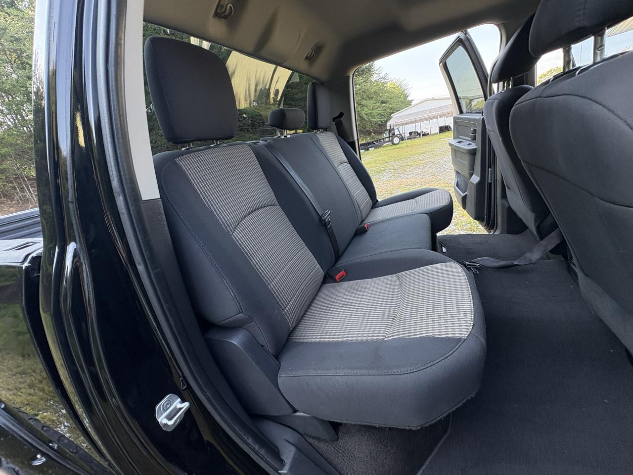 RAM 2500 ST Crew Cab SWB 4WD 2012