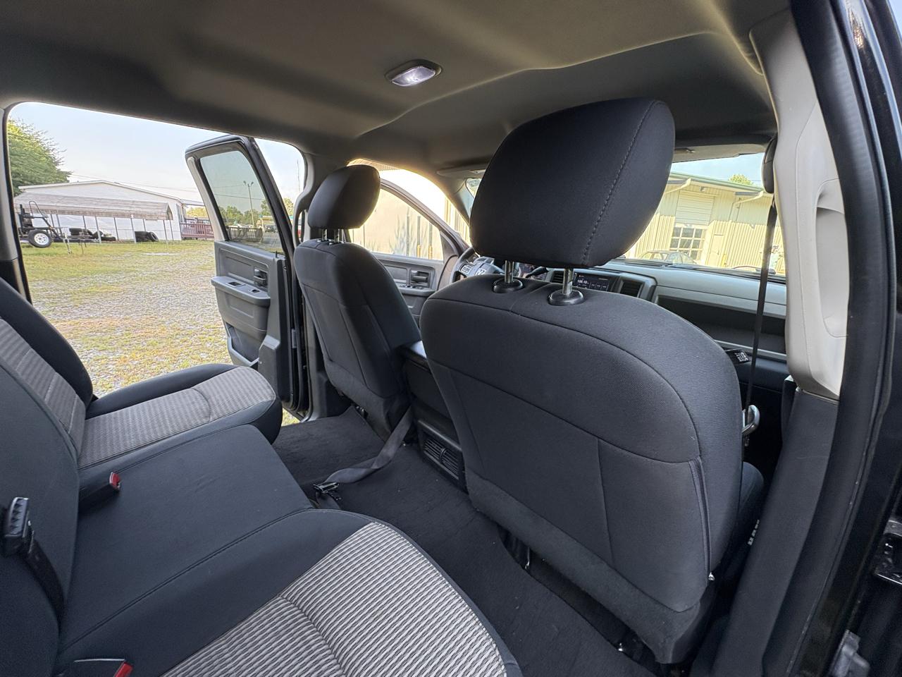RAM 2500 ST Crew Cab SWB 4WD 2012
