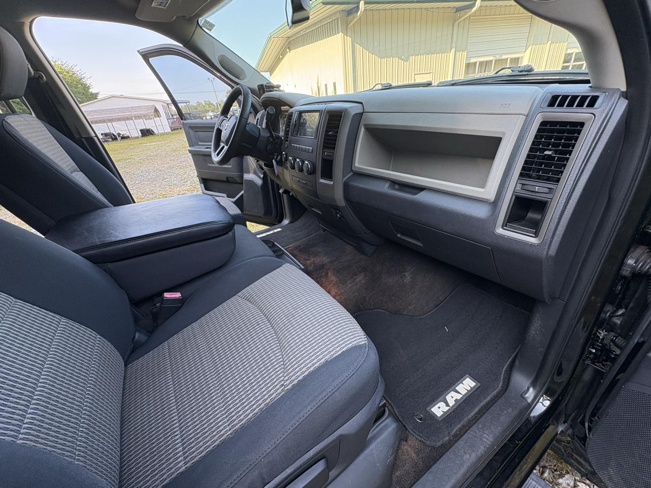 RAM 2500 ST Crew Cab SWB 4WD 2012