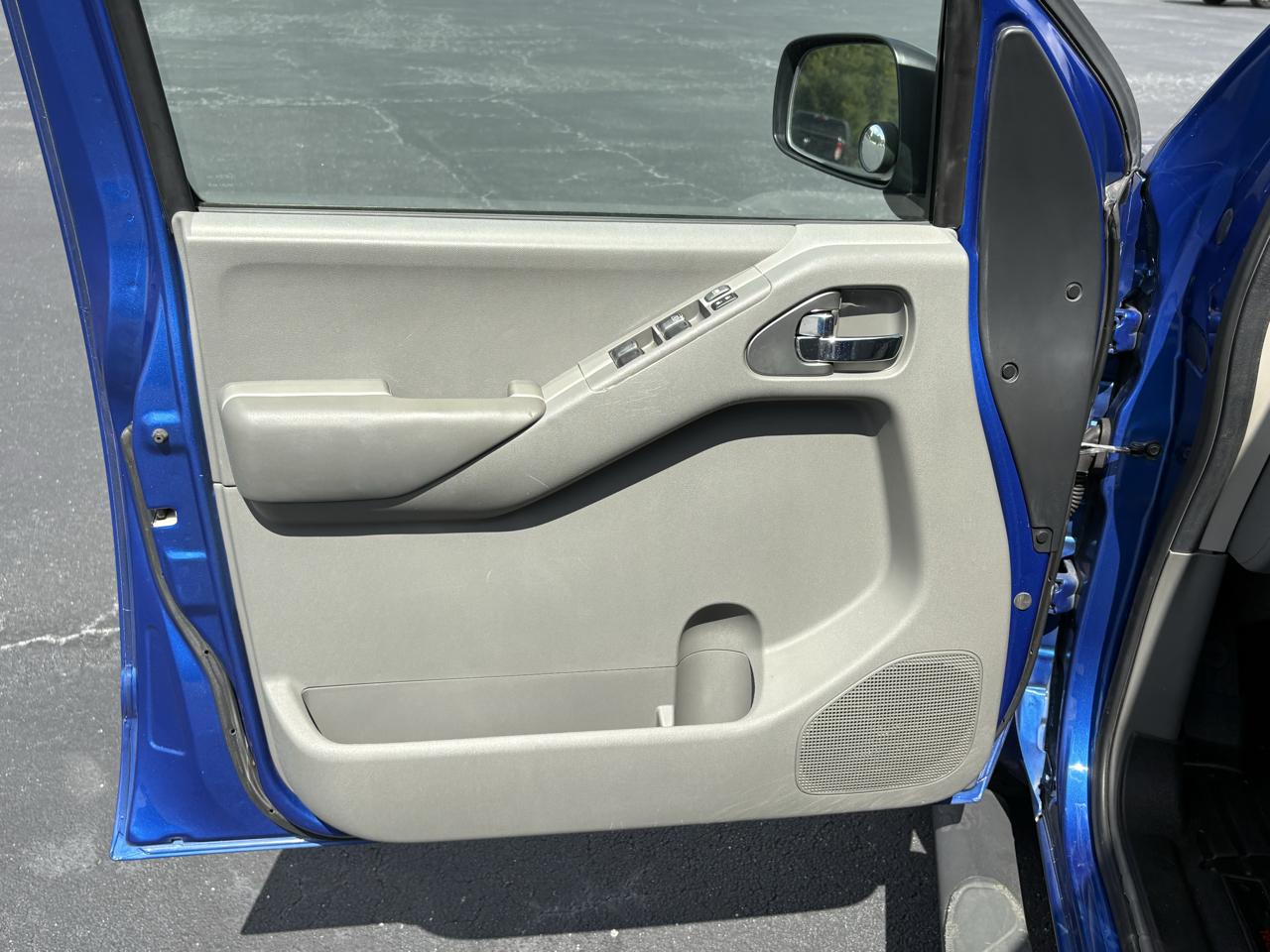 Nissan Frontier  2013