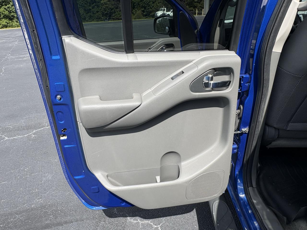 Nissan Frontier  2013