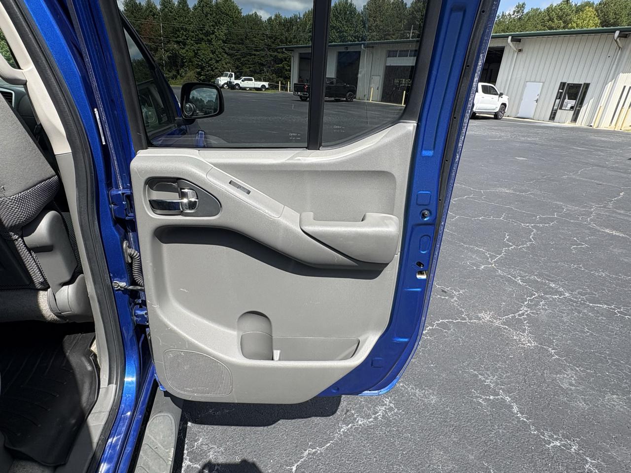 Nissan Frontier  2013