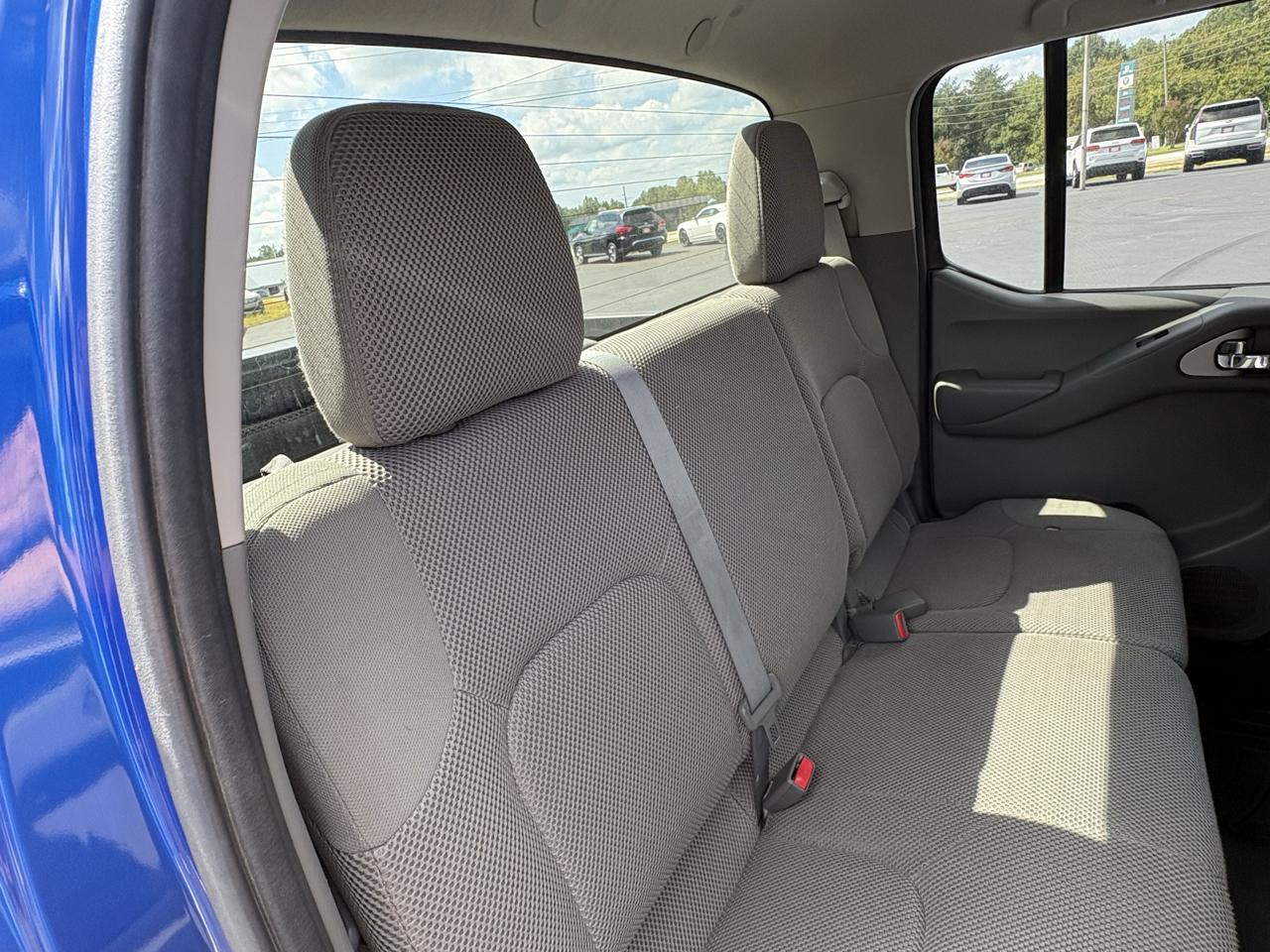 Nissan Frontier  2013
