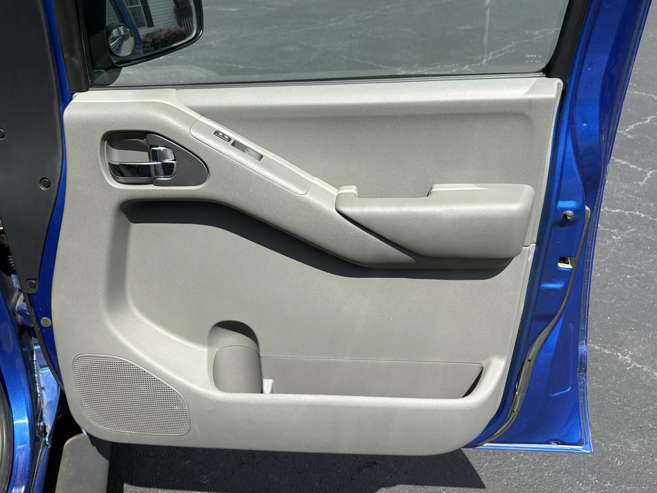 Nissan Frontier  2013
