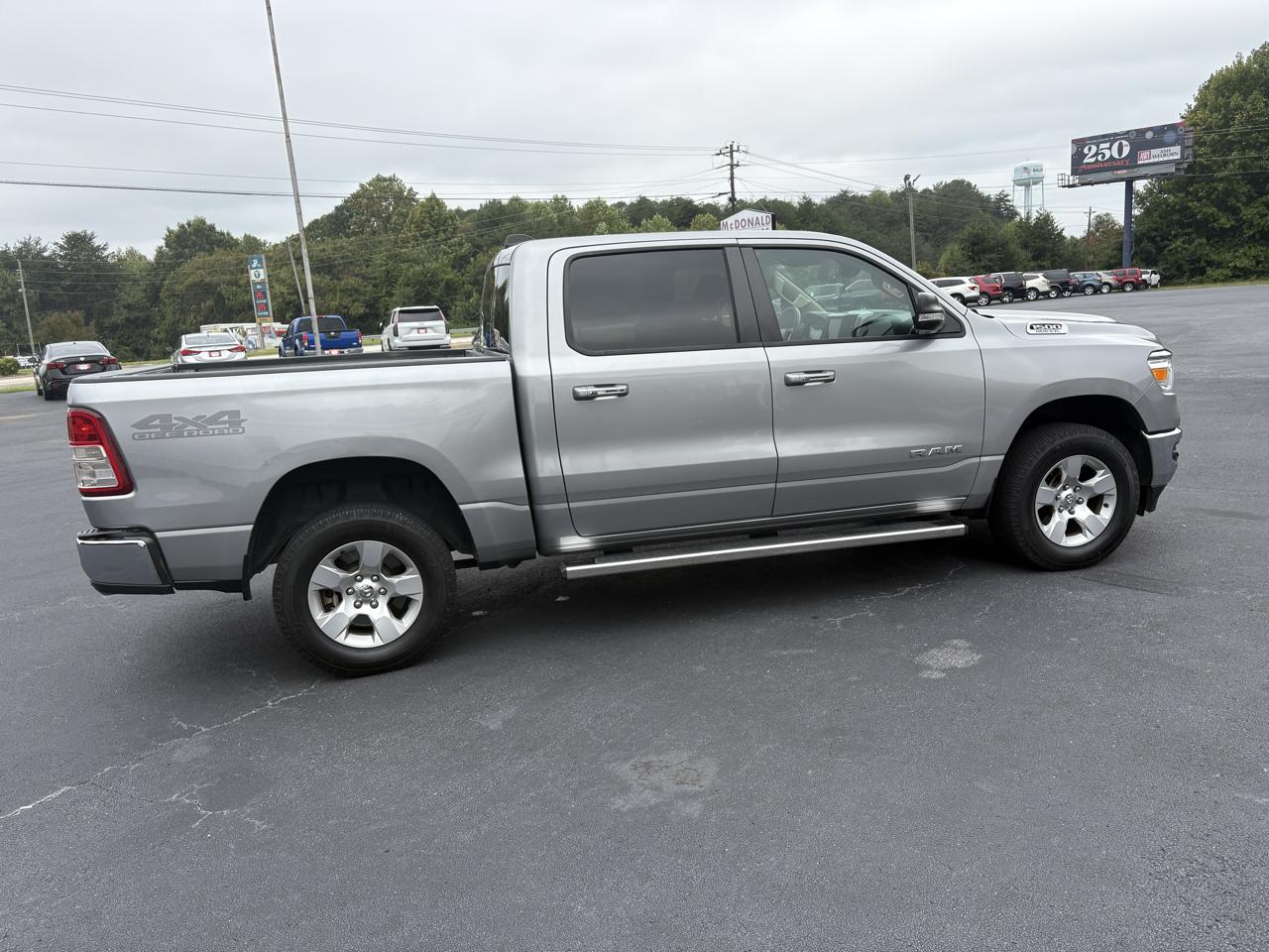 RAM 1500 Big Horn Crew Cab SWB 4WD 2020