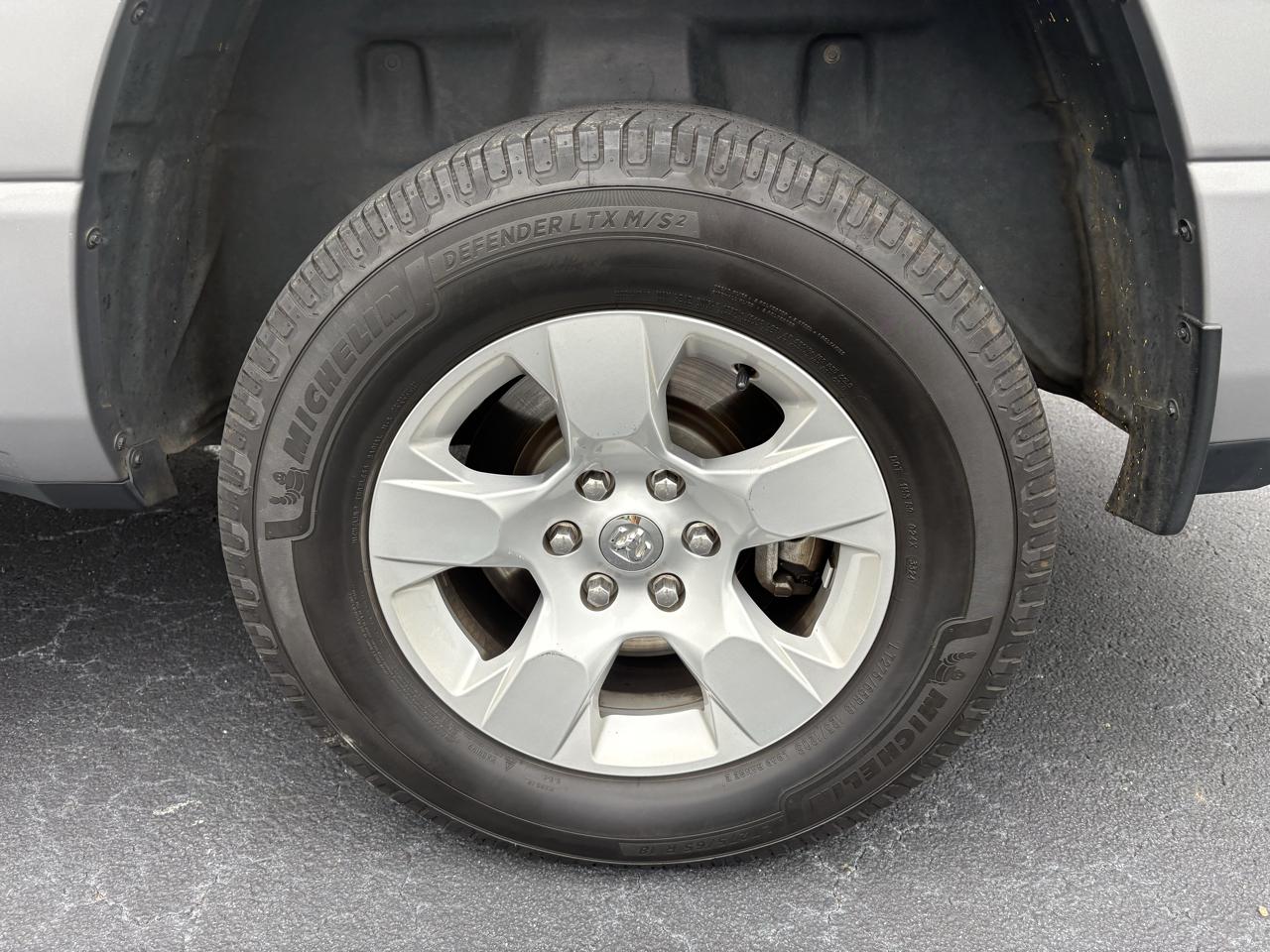 RAM 1500 Big Horn Crew Cab SWB 4WD 2020