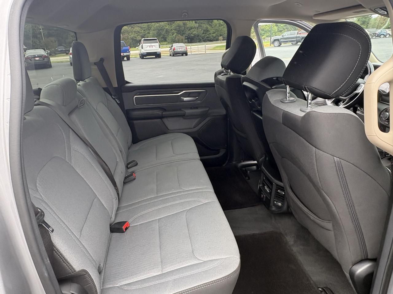 RAM 1500 Big Horn Crew Cab SWB 4WD 2020