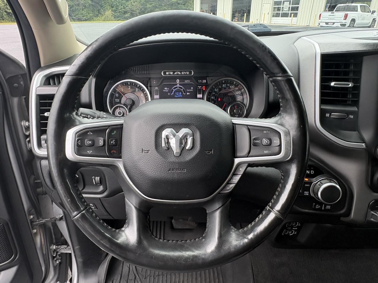 RAM 1500 Big Horn Crew Cab SWB 4WD 2020
