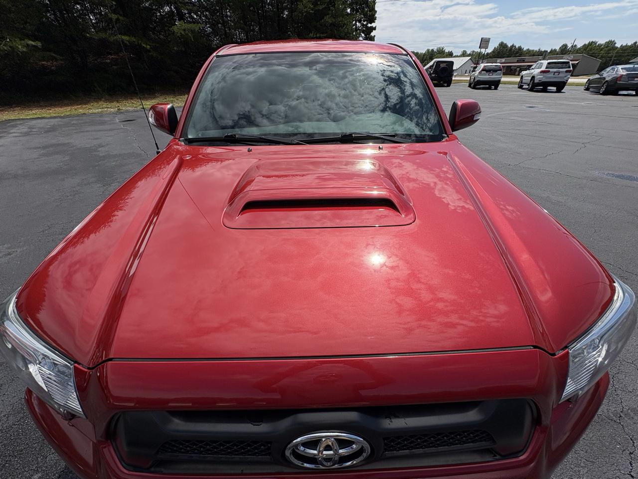 Toyota Tacoma PreRunner Double Cab V6 5AT 2WD 2015