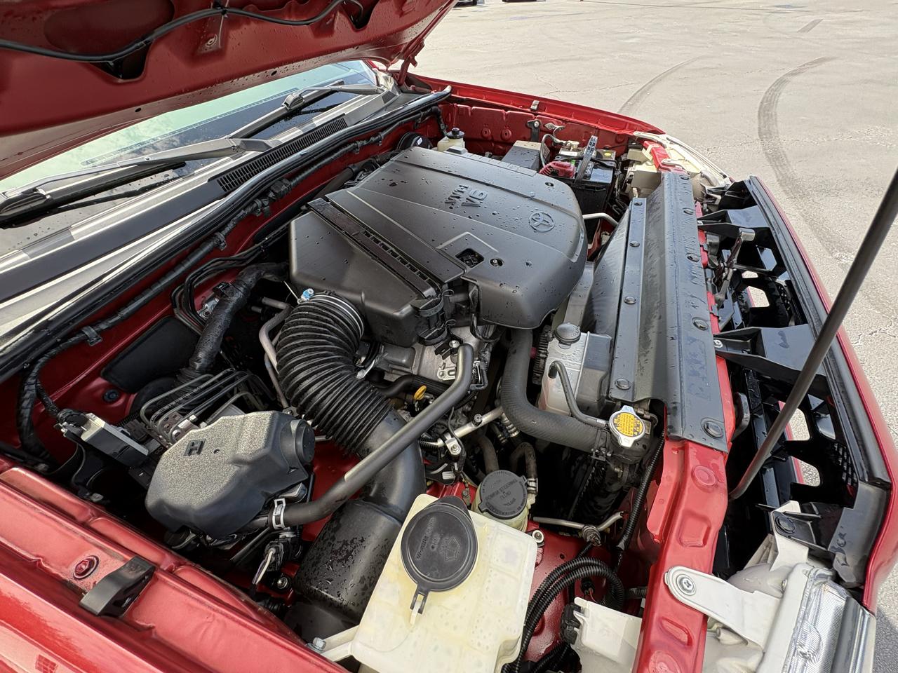 Toyota Tacoma PreRunner Double Cab V6 5AT 2WD 2015