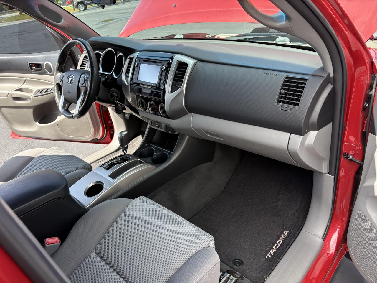 Toyota Tacoma PreRunner Double Cab V6 5AT 2WD 2015