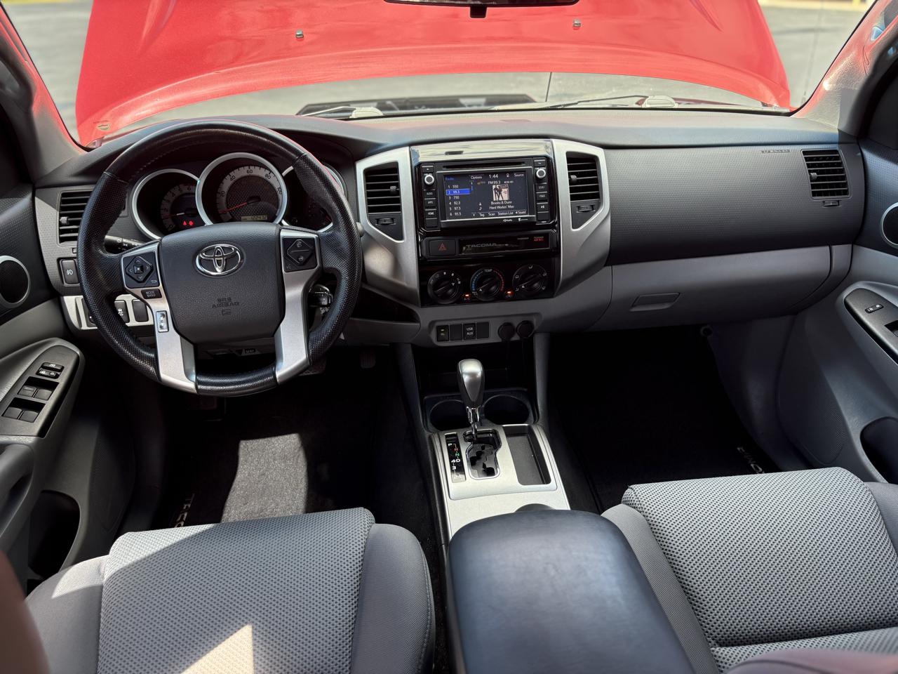 Toyota Tacoma PreRunner Double Cab V6 5AT 2WD 2015
