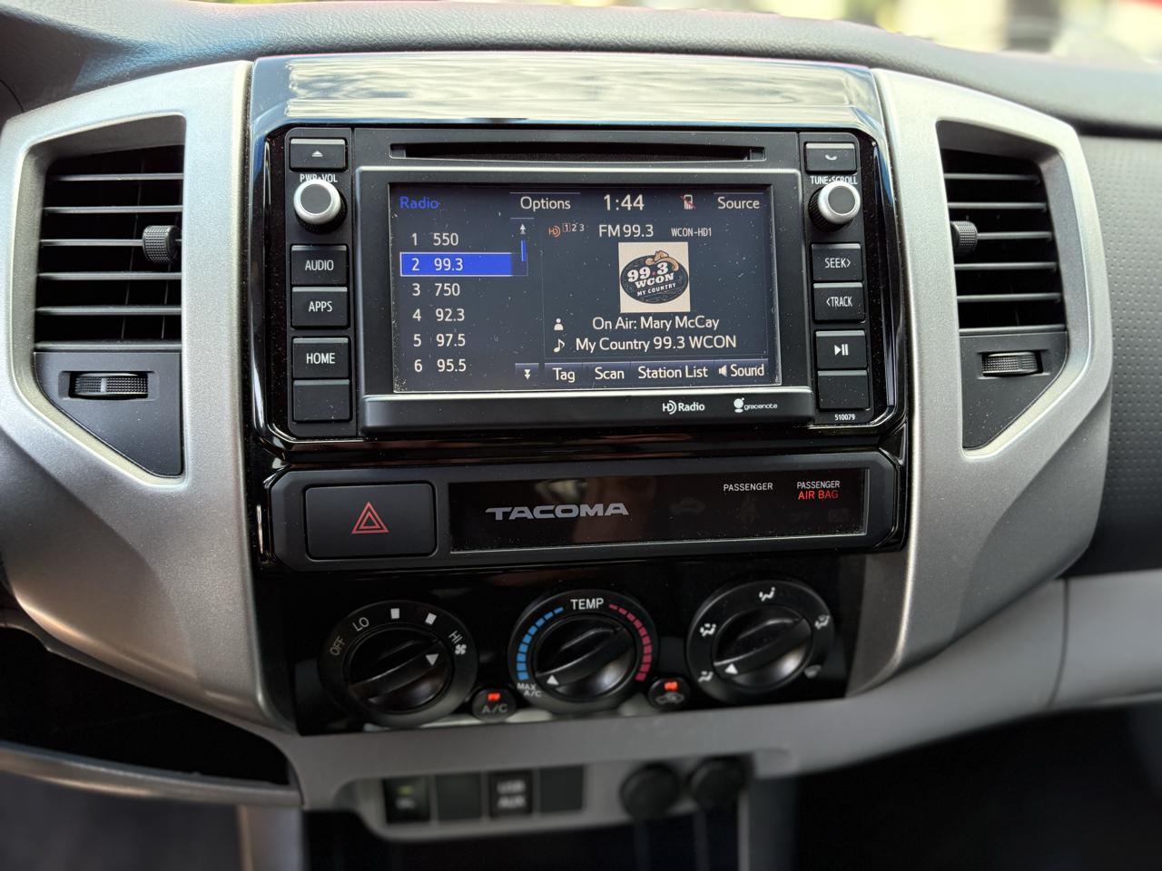 Toyota Tacoma PreRunner Double Cab V6 5AT 2WD 2015