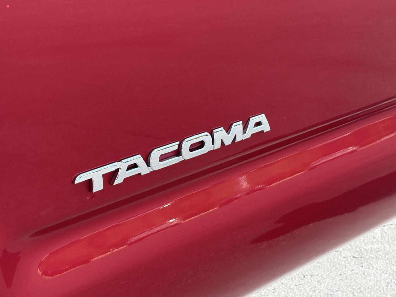 Toyota Tacoma PreRunner Double Cab V6 5AT 2WD 2015