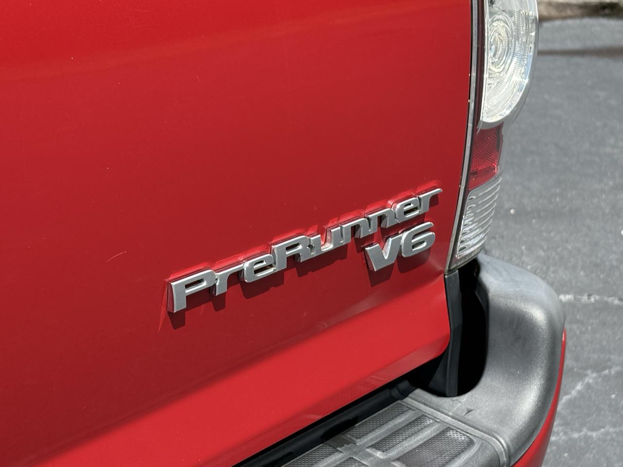 Toyota Tacoma PreRunner Double Cab V6 5AT 2WD 2015