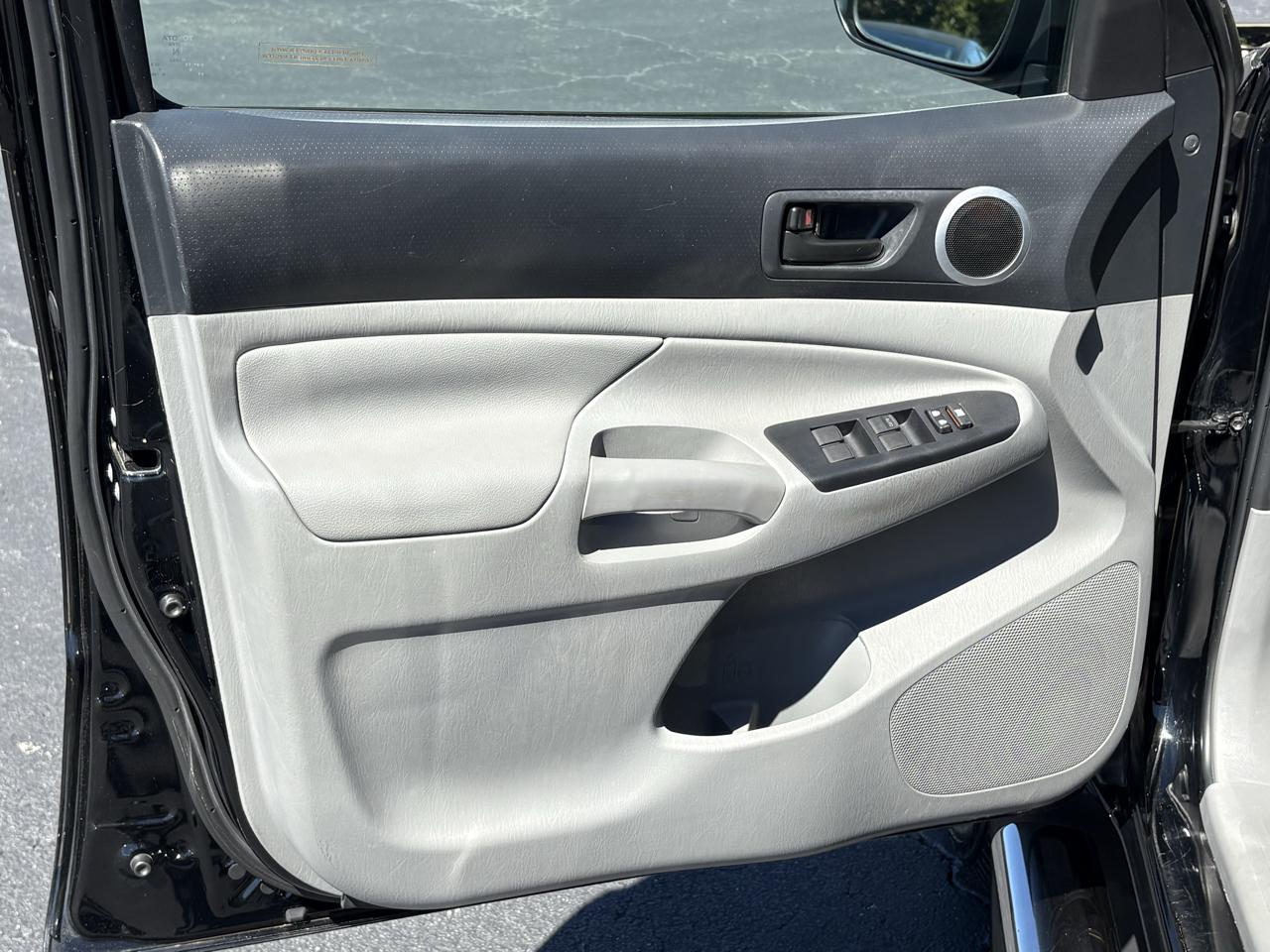 Toyota Tacoma Double Cab V6 6MT 4WD 2015
