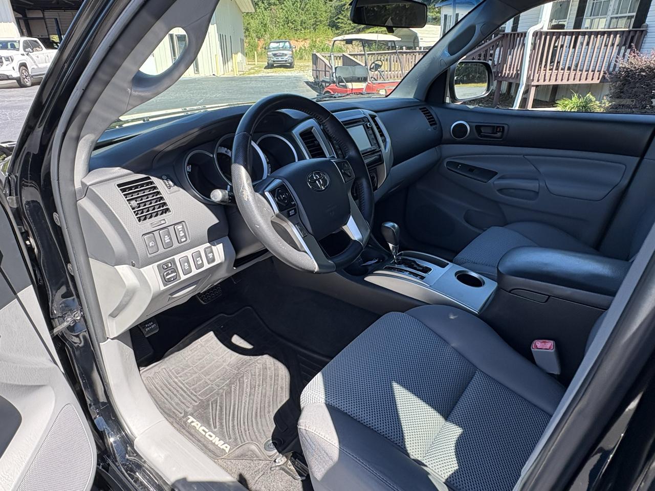 Toyota Tacoma Double Cab V6 6MT 4WD 2015