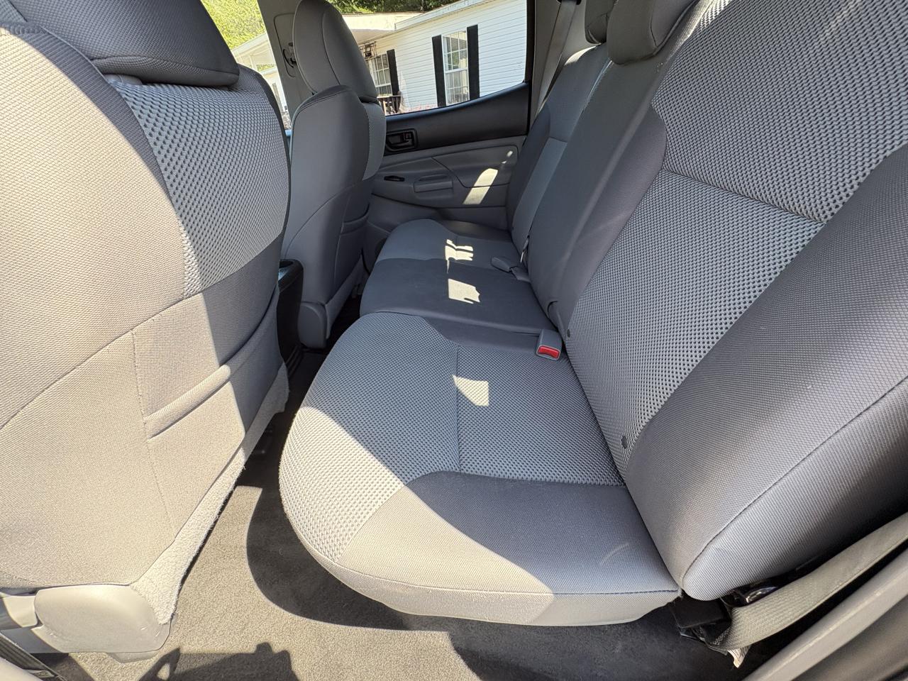 Toyota Tacoma Double Cab V6 6MT 4WD 2015