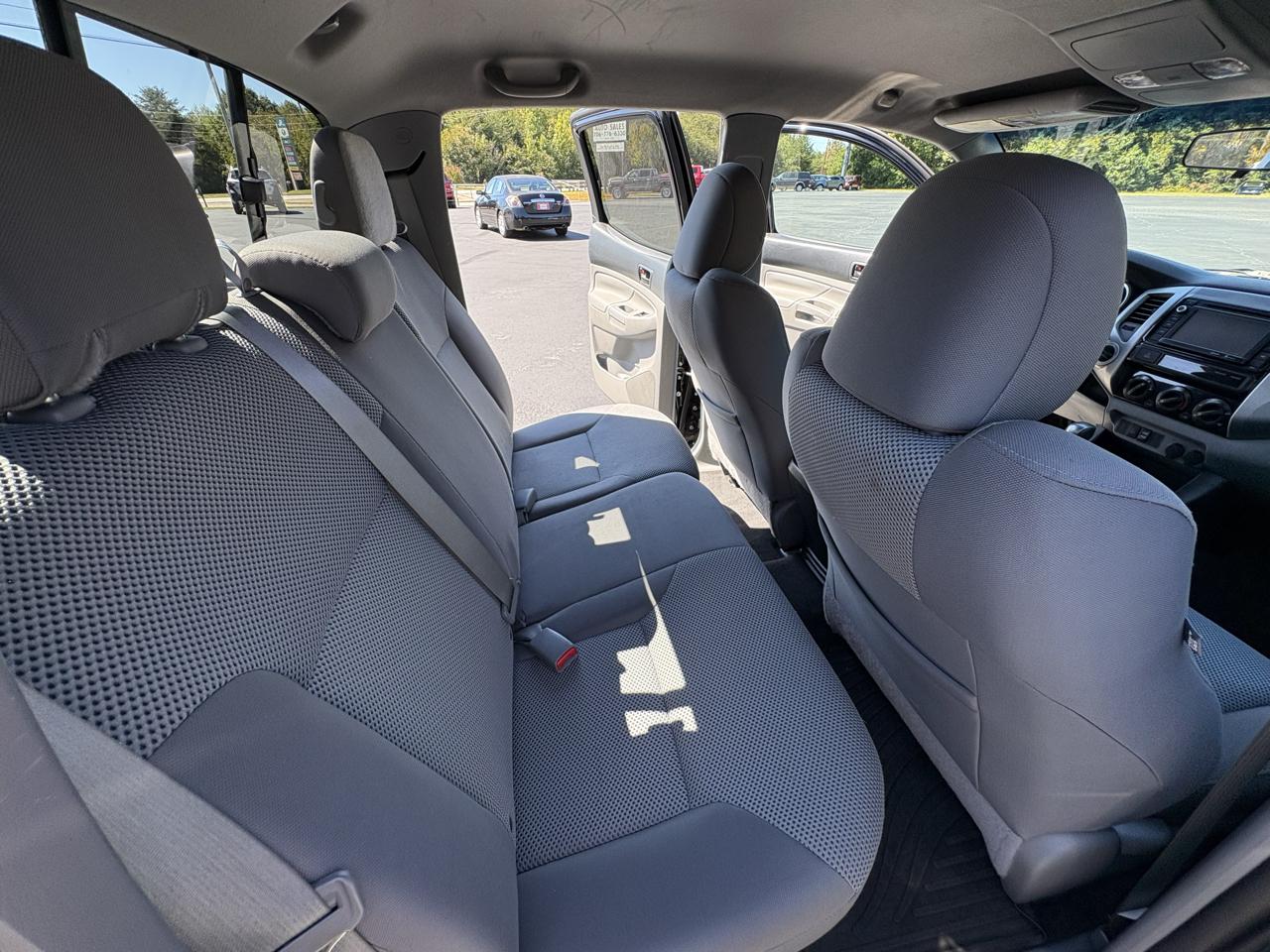 Toyota Tacoma Double Cab V6 6MT 4WD 2015