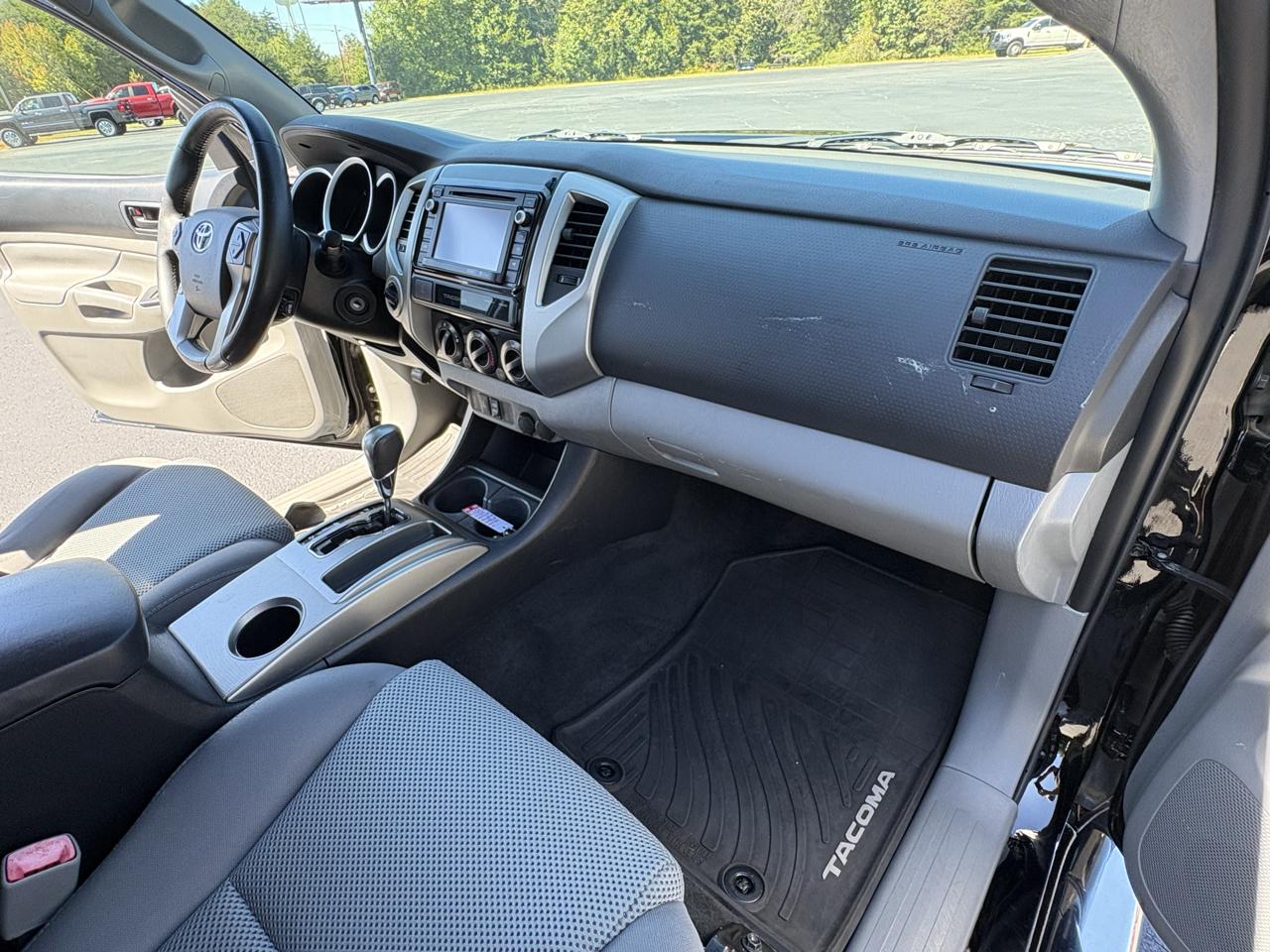 Toyota Tacoma Double Cab V6 6MT 4WD 2015