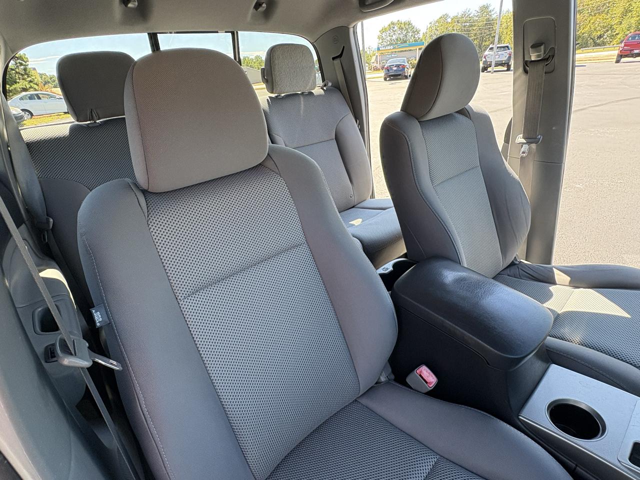 Toyota Tacoma Double Cab V6 6MT 4WD 2015