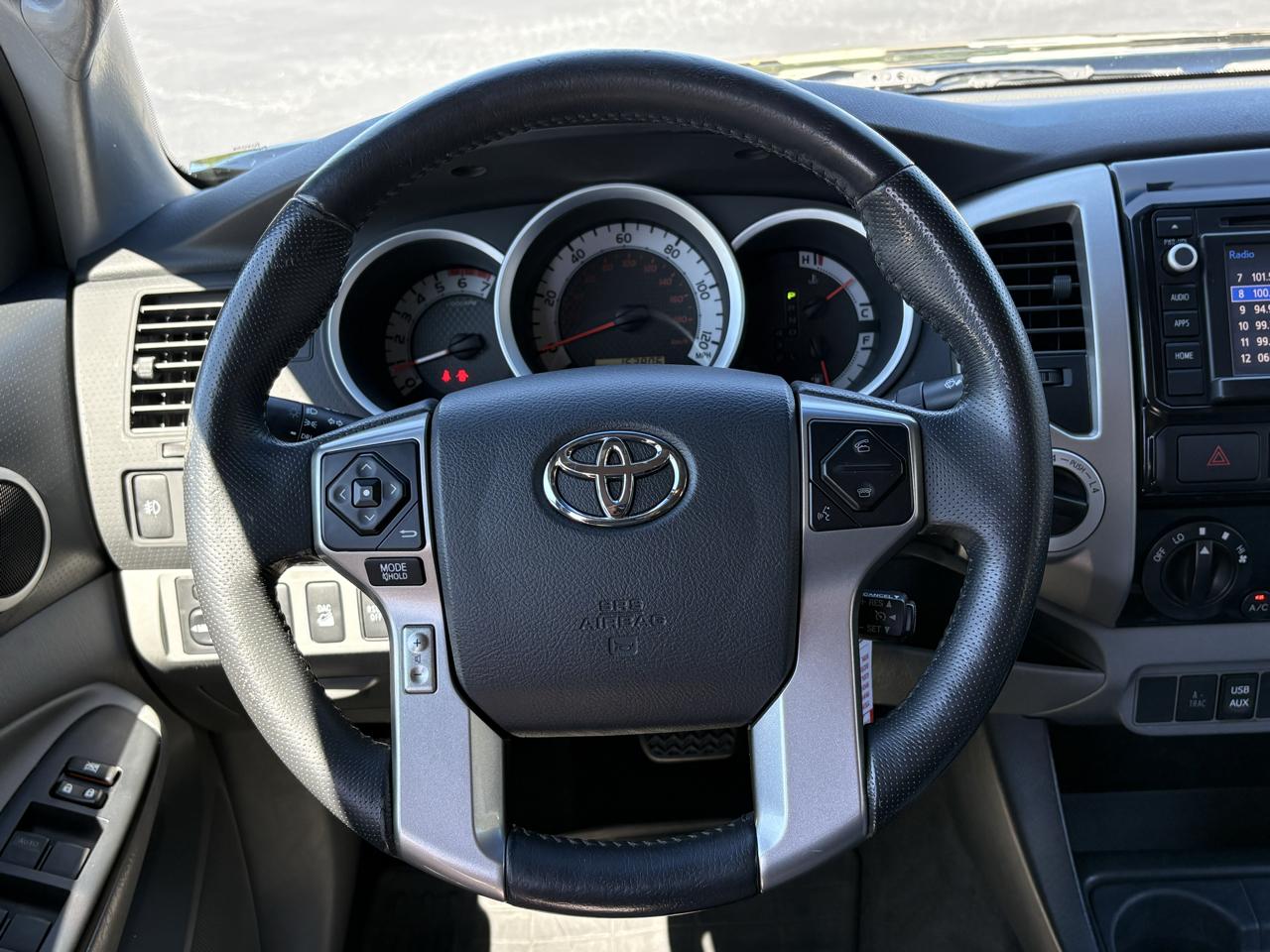 Toyota Tacoma Double Cab V6 6MT 4WD 2015