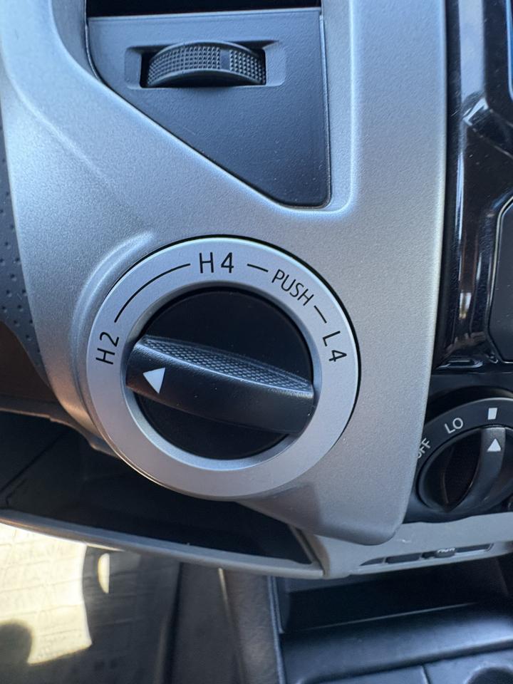 Toyota Tacoma Double Cab V6 6MT 4WD 2015