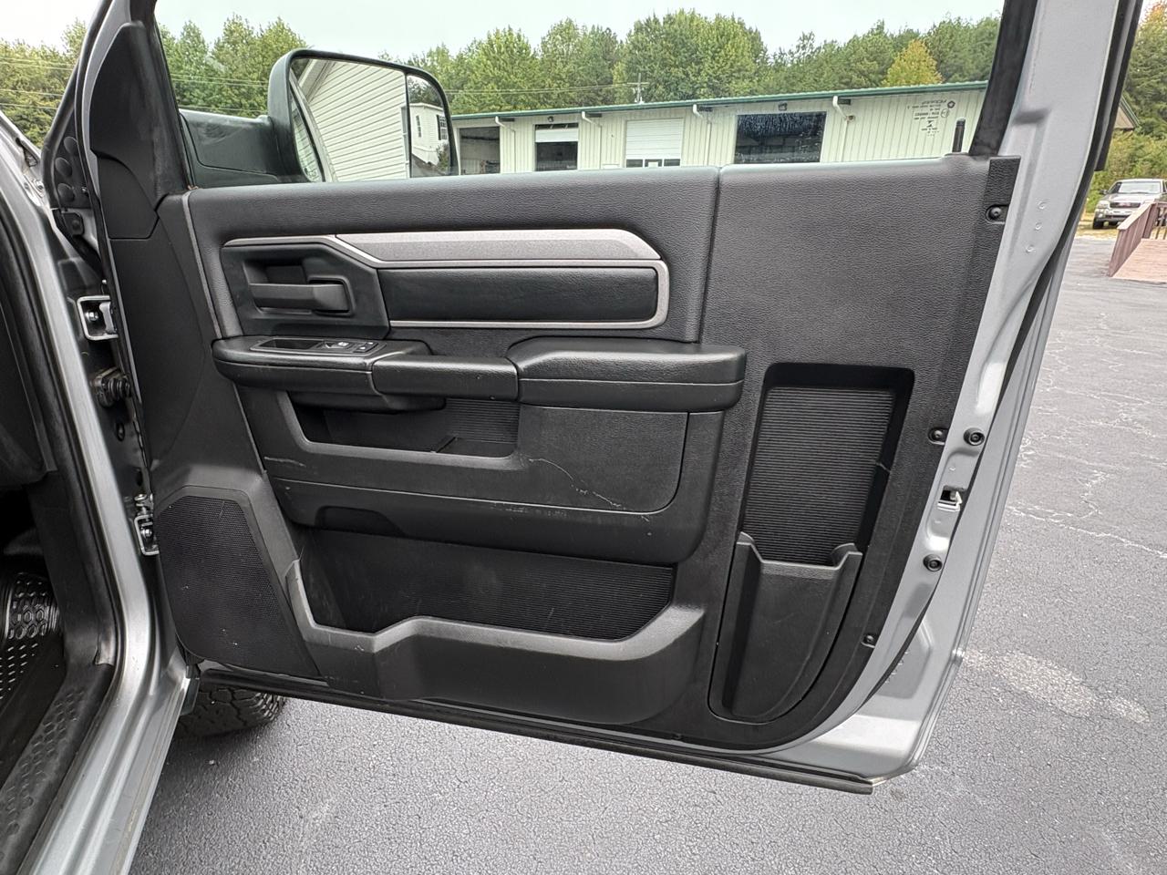 RAM 2500 Tradesman Regular Cab 4WD 2021