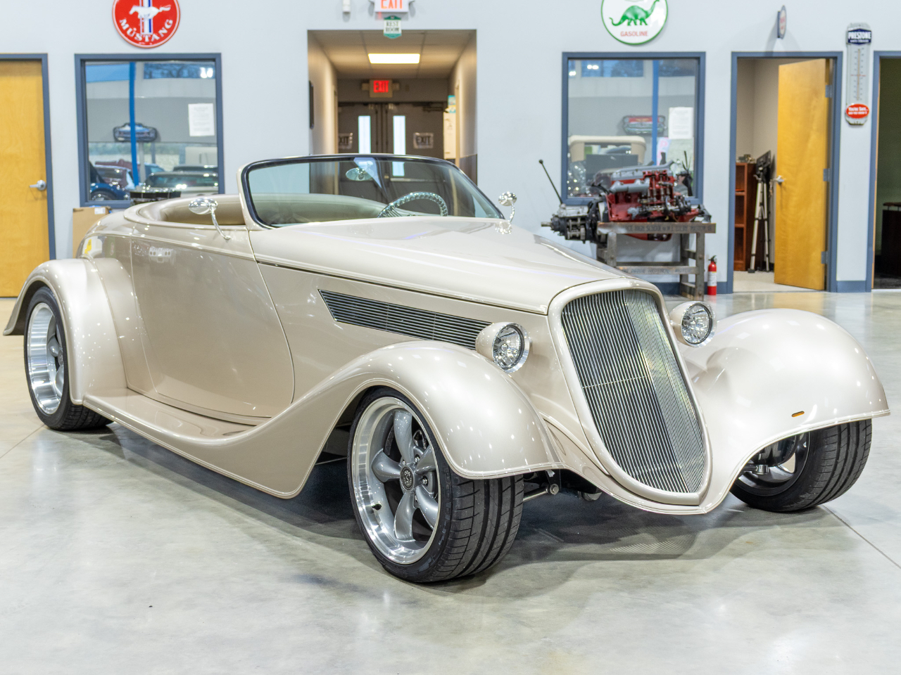 1933 Ford Roadster 