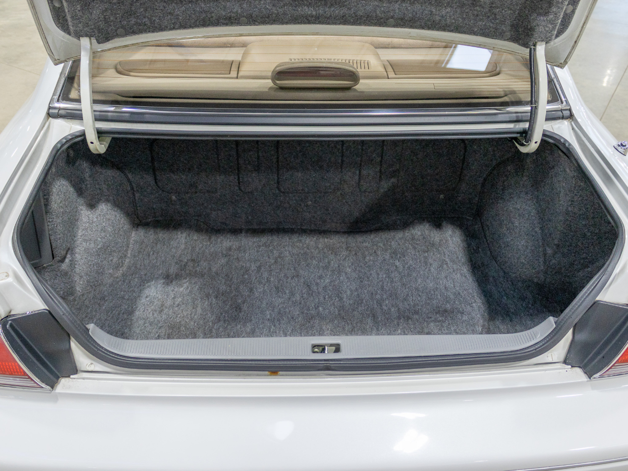 Nissan President  1995