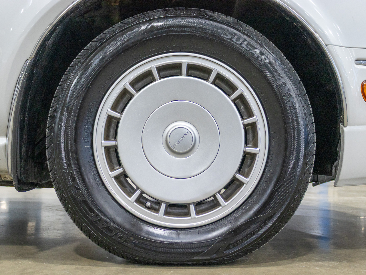 Nissan President  1995