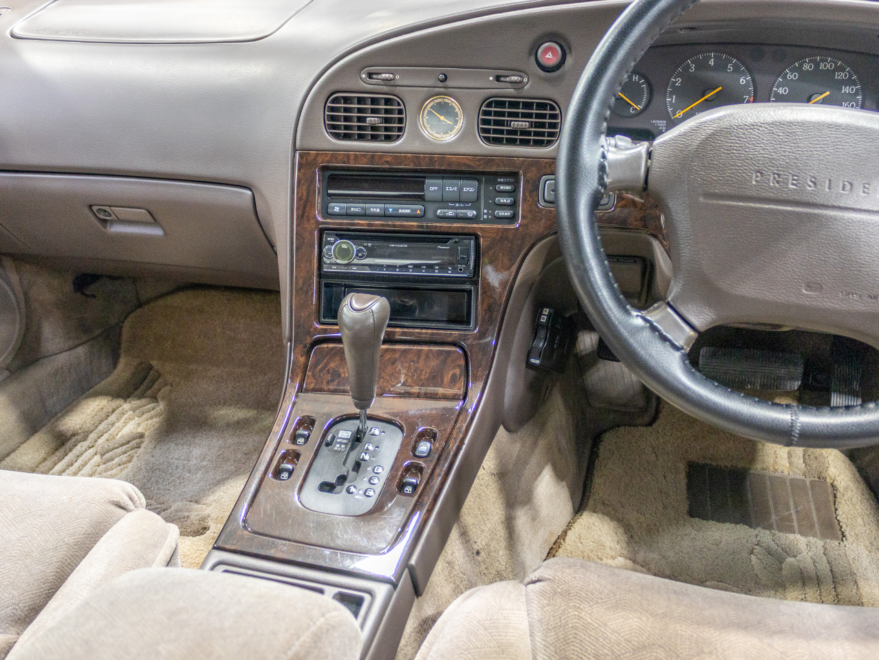 Nissan President  1995