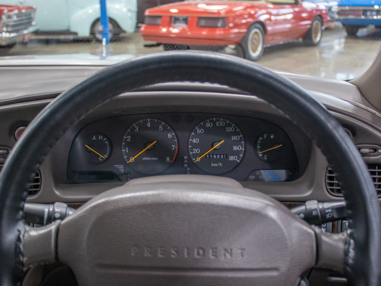 Nissan President  1995