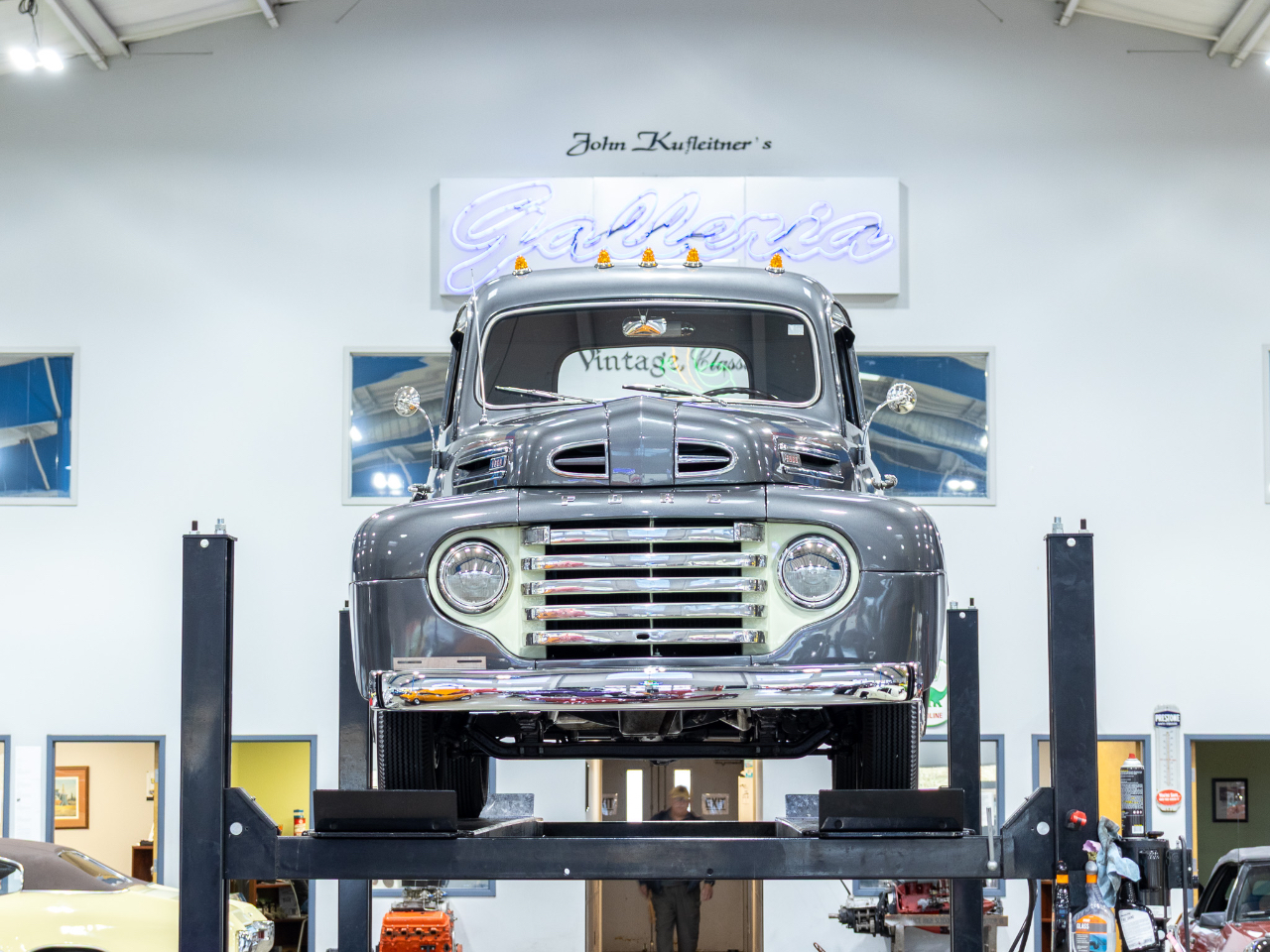 Ford F-1  1948 Ford F-1  1948