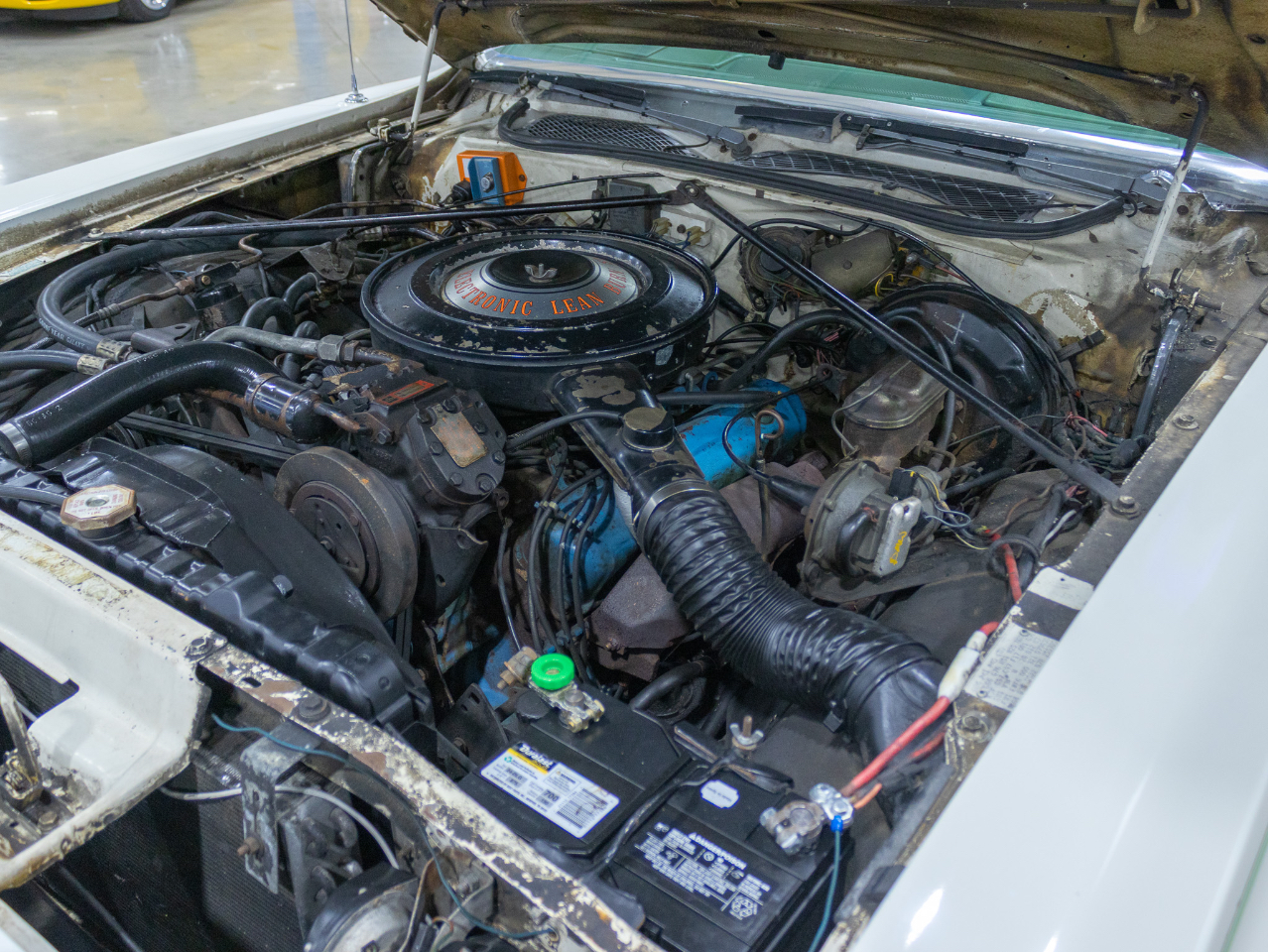 Chrysler Cordoba  1977