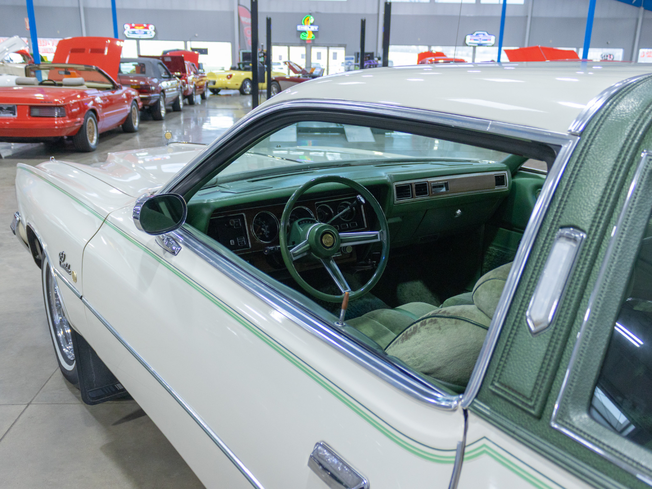 Chrysler Cordoba  1977