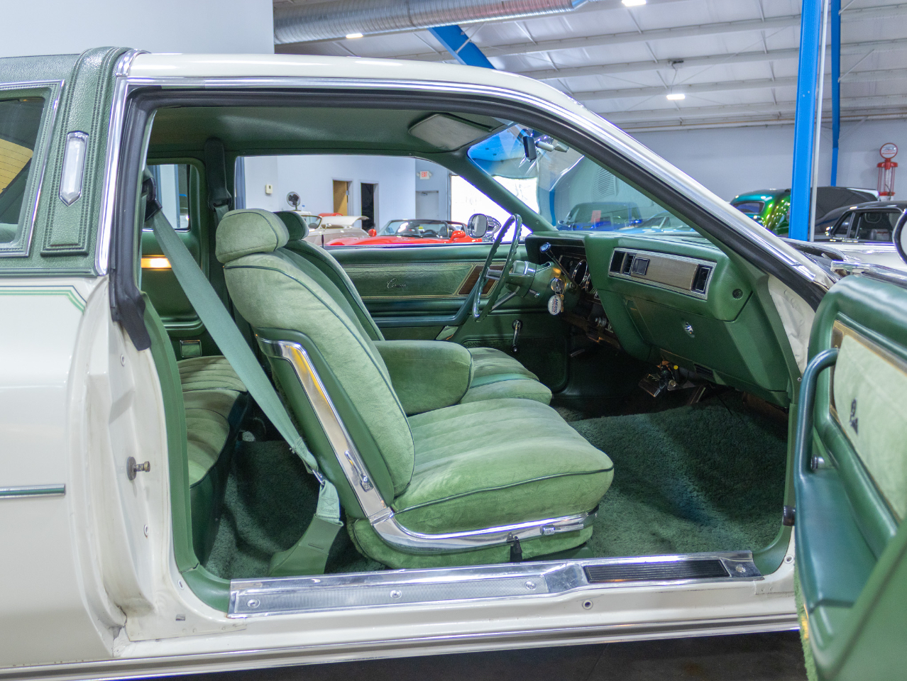 Chrysler Cordoba  1977