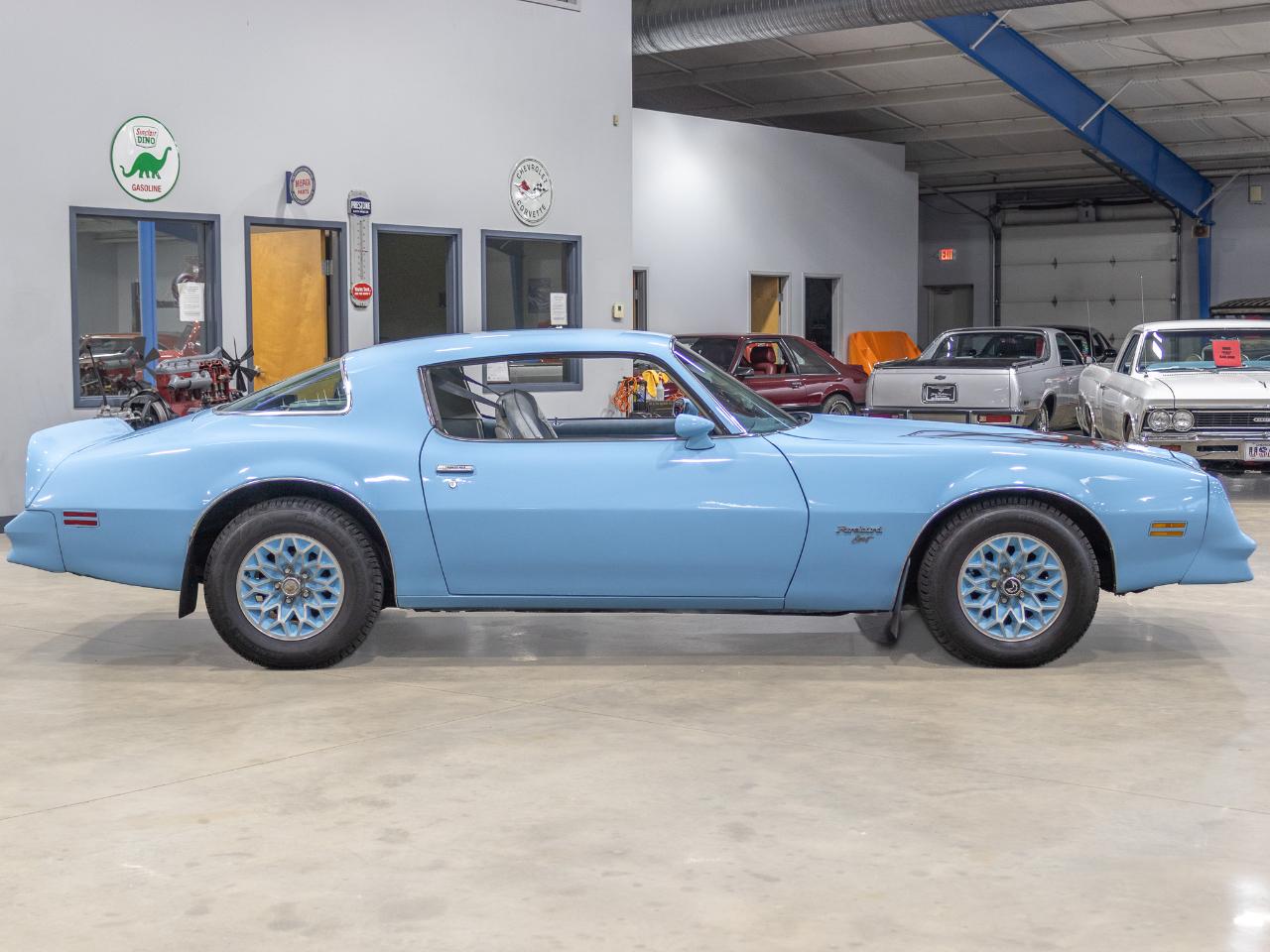 Pontiac Firebird  1977