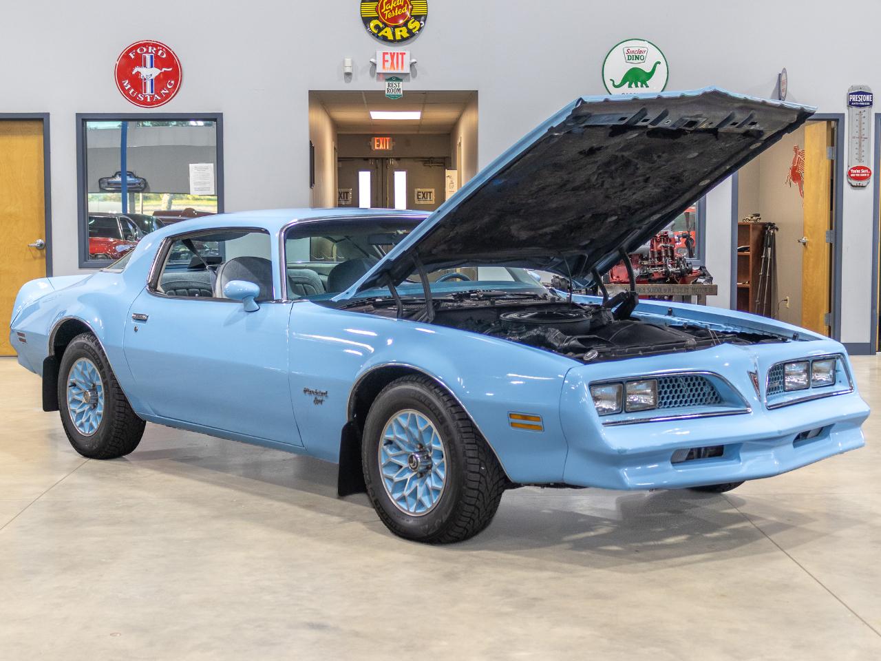 Pontiac Firebird  1977