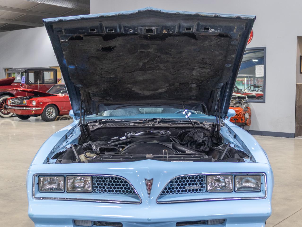 Pontiac Firebird  1977