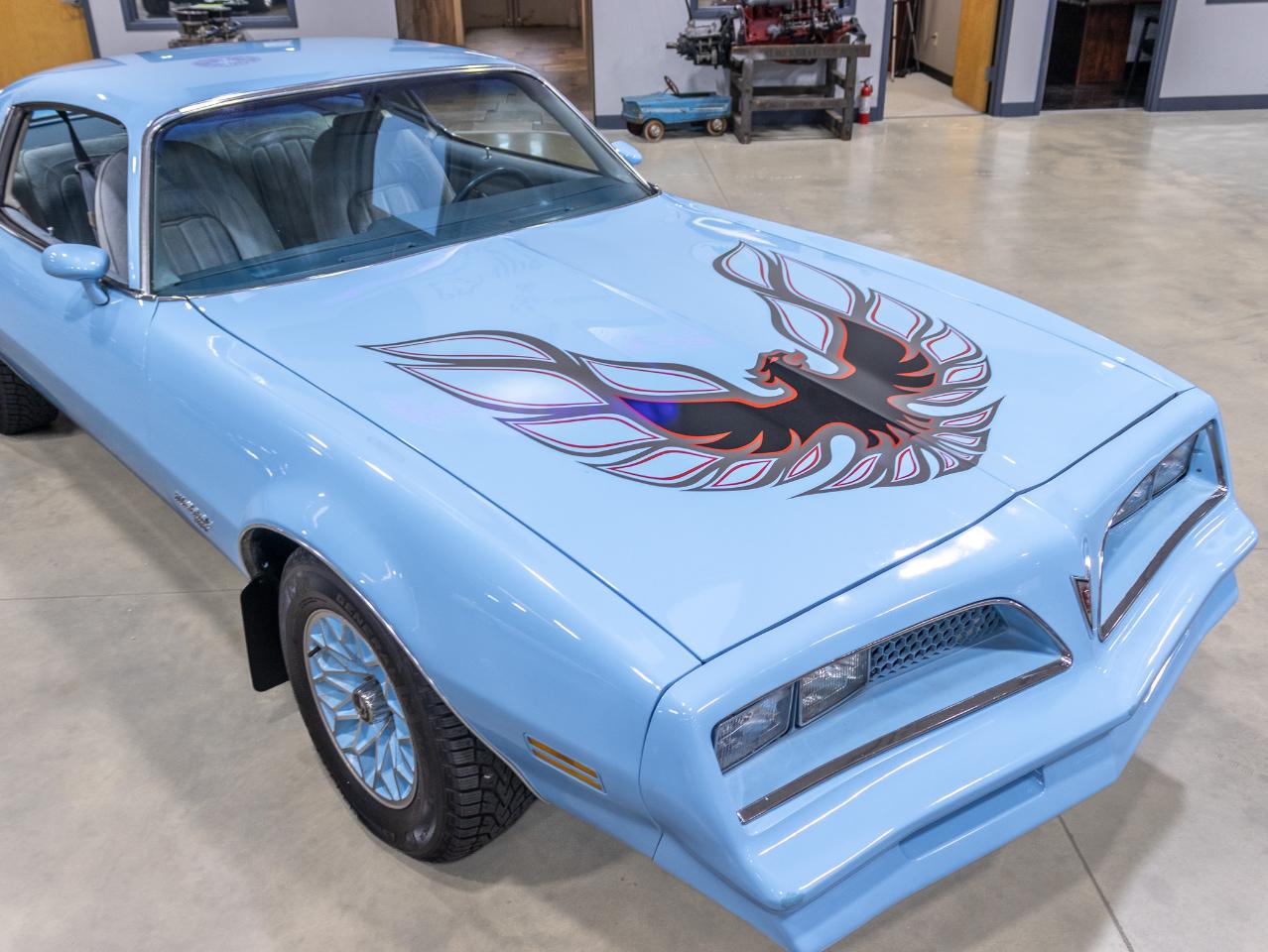 Pontiac Firebird  1977
