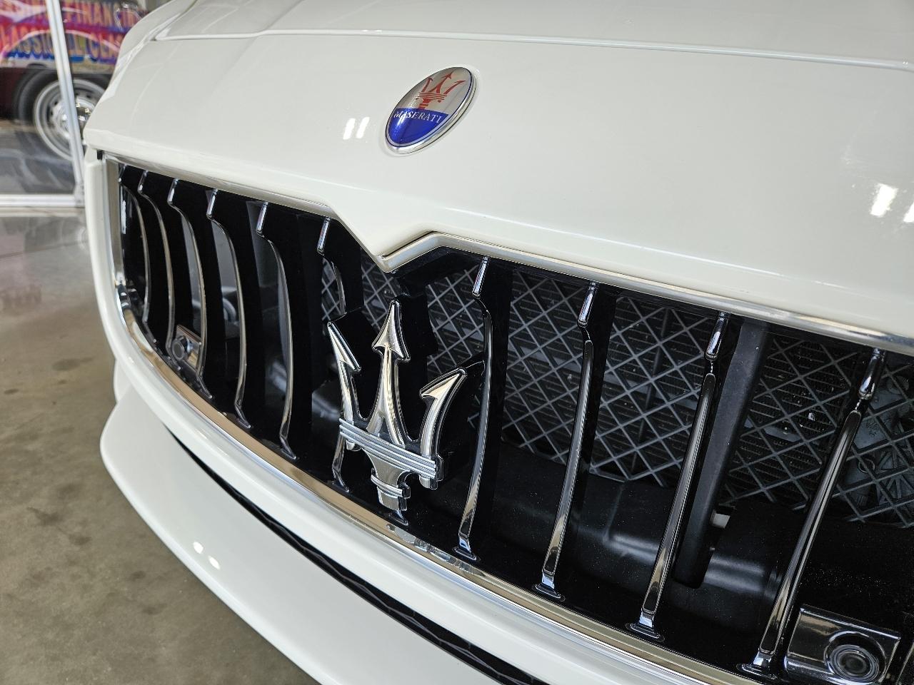 Maserati Ghibli 4dr Sdn S Q4 2015