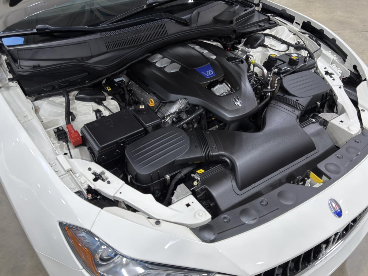 2015 Maserati Ghibli S - Photo 13