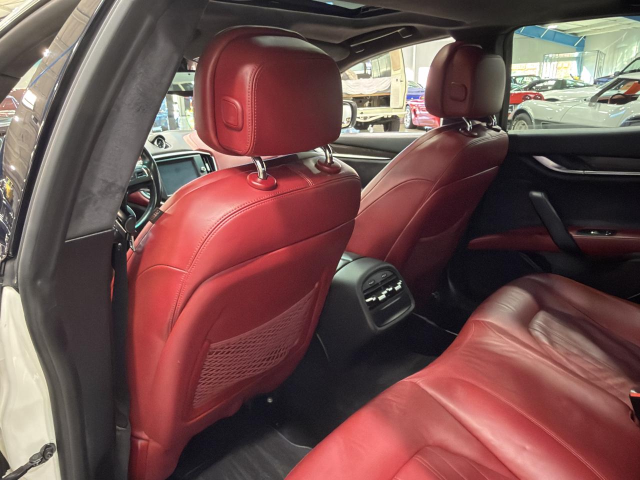2015 Maserati Ghibli S - Photo 30