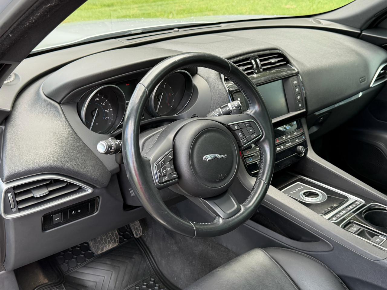 Jaguar F-Pace 20d Premium AWD 2017